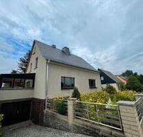 Großzügiges Einfamilienhaus mit Gartenidylle in Auma - Auma-Weidatal