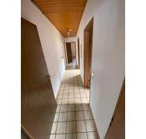 3 Zimmer Dachgeschoss mit Balkon in einem Mehrfamilienhaus - Würzburg Heuchelhof