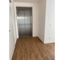 Penthouse Wohnung mit 4 Räumen - 1.560,00 EUR Kaltmiete, in Leinefelde-Worbis (PLZ: 37327)