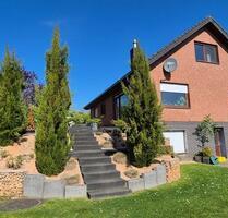 Nettes freistehendes Einfamilienhaus mit 7 Zimmer (rund 200 m2) - Hennef (Sieg)