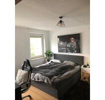 Ihr neues Zuhause in Cadolzburg: Helle, charmante 2-Zimmer-Wohnung mit Einbauküche & Garage