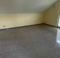 Vermiete schöne helle 2 Zimmer,Küche,Bad Dachgeschoß- Wohnung - Bechtolsheim