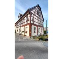 Große Wohnung mit Carport - 980,00 EUR Kaltmiete, in Schmölln (PLZ: 04626)