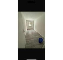 Kernsanierte 3-Zimmer-Wohnung mit Balkon - Lengenfeld