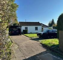 Freistehendes Einfamilienhaus mit großem Grundstück (1183 qm) - Mönchengladbach Süd