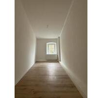 Wohnung zu vermieten Neu Renoviert!!! Zentrum Hof!!!!