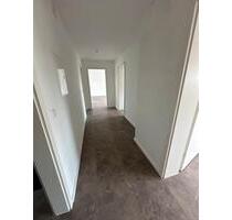 4 Zimmer Wohnung KM 1300€ - 1.300,00 EUR Kaltmiete, ca.  95,00 m² in Niefern-Öschelbronn (PLZ: 75223)