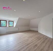 Familienfreundliche 4-Zimmer-Dachgeschosswohnung mit Gartennutzung – sofort bezugsfrei - Varel