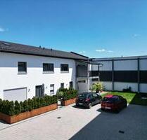 Großzügiges Wohnen: neuwertige 3 Zimmer-Wohnung mit Balkon - Neuburg am Inn