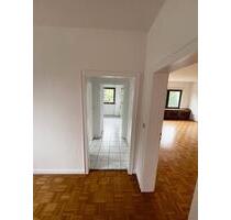 Schöne, 80 m² große 2,5-Zimmer-Wohnung für Singles oder Paare in - Essen Stadtbezirk III
