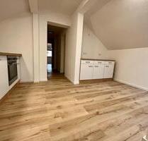 Kernsanierte 2,5-Zimmer-Dachgeschoss Wohnung in Metzingen-Glems