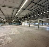 Schöne Halle auf Rampenebene in Hamburg-Langenhorn zu vermieten