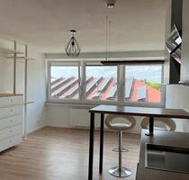 Charmantes 1-Zimmer-Apt. mit Einzelgarage, Einbauküche & Keller - Landau an der Isar