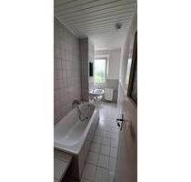 3 Zimmer Küche Bad - 395,00 EUR Kaltmiete, ca.  60,00 m² in Drei Gleichen (PLZ: 99869)