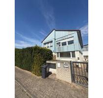 Wohnhaus - Großzügiges Wohnhaus mit Wintergarten u Balkon - Hildesheim Himmelsthür