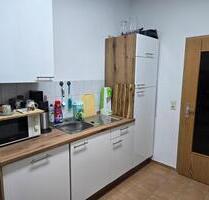 Geräumige 2 Zimmerwohnung mit EBK & Balkon im Zentrum Plauens!
