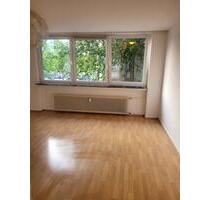 HELLE 1 ZW WOHNUNG RENOVIERT WANNENBAD EBK OFFENBACH AM BELIEBTEN WILHELMSPLATZ OFFENBACH FUSSLÄUFIS S BAHN BUSSE MARKTPLATZ FUSSGÄNGERZONE DM REWE ALDI - Offenbach am Main