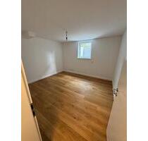 Haus mit Einliegerwohnung - 3.950,00 EUR Kaltmiete, in Schmitten im Taunus (PLZ: 61389)