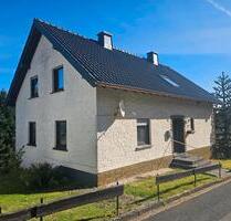 Charmantes Einfamilienhaus - 220.000,00 EUR Kaufpreis, in Hellenthal (PLZ: 53940)