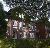 Größen-variable, WG geeignete DG-Whg. in reizvoller Lage auf VB! - Mohrkirch