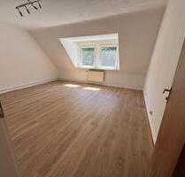 Charmante 2,5 Zimmer Dachgeschosswohnung in Oberhausen Holten - Duisburg Hamborn
