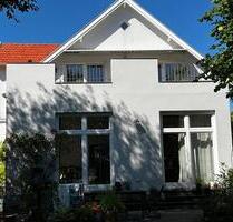 Traumhafte Obergeschoßwohnung mit Dachterrasse - Jever