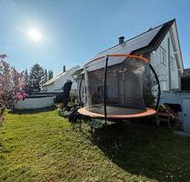 Einfamilienhaus mit Einliegerwohnung, Photovoltaik und Garage - Abstatt