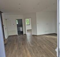 Sehr moderne Wohnung - 1.250,00 EUR Kaltmiete, ca.  110,00 m² in Schwaig Bei Nürnberg (PLZ: 90571)