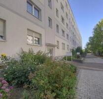 3-Raum-Wohnung mit Wanne, Balkon *frisch saniert* - Halle (Saale) Silberhöhe