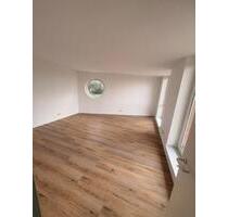 frisch sanierte Penthouse Whg 2 Zi, Dachterrasse neue EBK, 76 m² - Heide