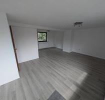 Garantierte Einziehungskraft: Renovierte 95qm Wohnung mit Balkon - Dransfeld