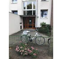 5.OG mit Lift, Weitblick, renovierte 3 Zi.Wohnung, Südbalkon, EBK, auch WG's, bis 30.06.2030 - Hamburg Barmbek-Nord