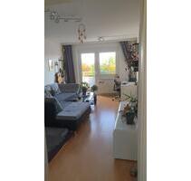 Schöne 2-Zimmer-Wohnung mit Balkon und Einbauküche in Leipzig