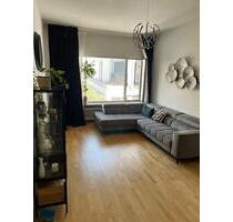 Großzügige 4‑Zimmer‑Wohnung mit Einbauküche - München Neuhausen
