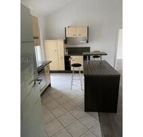 3-Raum-DG-Wohnung mit Balkon und Einbauküche – zentral und ruhig gelegen - Halle (Saale)