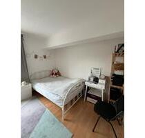 Gemütliches Zimmer in freundlicher WG in Stuttgart-Kaltental