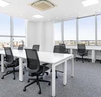 Voll ausgestatteter privater Büroraum für Sie und Ihr Team in Regus Bikini Berlin