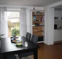 Ruhige, helle 4 Zimmer 111 qm Wohnung Terrasse Garage Küche - Asbach