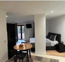 Zentrales Studio Apartment mit Balkon – Möbliert & All-Inclusive - Düsseldorf Pempelfort