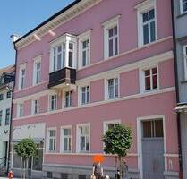 Geräumige und lichtdurchflutete 2-Zimmer-Erdgeschoß-Wohnung in der Fußgängerzone-Nähe Marktplatz - Hildburghausen
