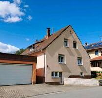 Freistehendes Einfamilienhaus mit viel Platz und großem Garten - Weismain