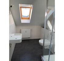 Neu ausgebaute helle und moderne 3-Zimmer-DG-Wohnung - Hof