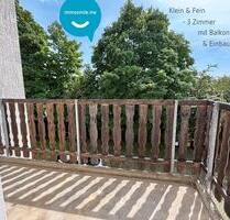 Einbauküche • Balkon • 3-Raum • modernes Laminat • praktischer Grundriss • Bad mit Wanne • zur Miete - Chemnitz Ebersdorf