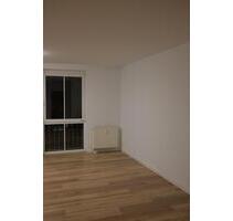 Wohnung mit Küche und Stellplatz - Würzburg Heuchelhof