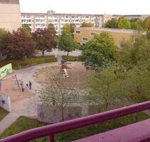 nette Wohnung mit großem Balkon in netter Umgebung - Sömmerda