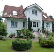 Großzügiges Architektenhaus mit sep. ELW, provisionsfrei - Berlin Spandau