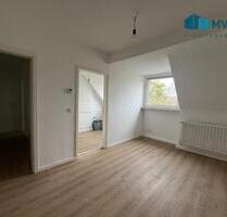 Gemütliche Dachgeschosswohnung mit 2 Zimmern und Dusche! - Essen Stadtbezirk IV