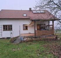 Wohnhaus mit großem Garten - 900,00 EUR Kaltmiete, ca.  135,00 m² in Roding (PLZ: 93426)