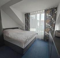 Schöne 2-Zimmer-Wohnung mit Balkon und Garagenstellplatz - Kelkheim (Taunus)