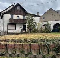 Renovierungsbedürftiges Haus mit viel Potenzial - Dahlheim